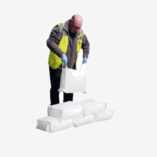 Portable water activated expanding flood cubes 425486